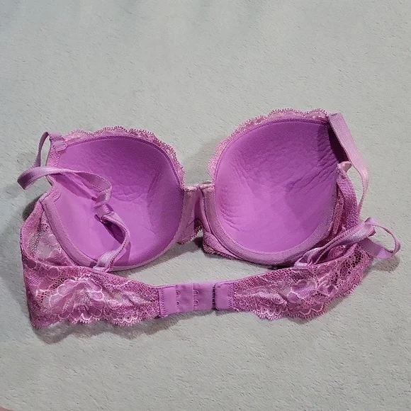 Victoria's Secret Bra - Picture 6 of 9